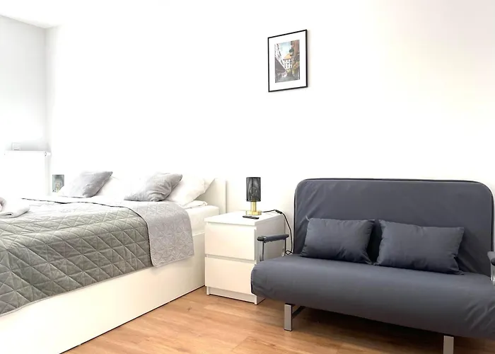 By The River - Center Apartman