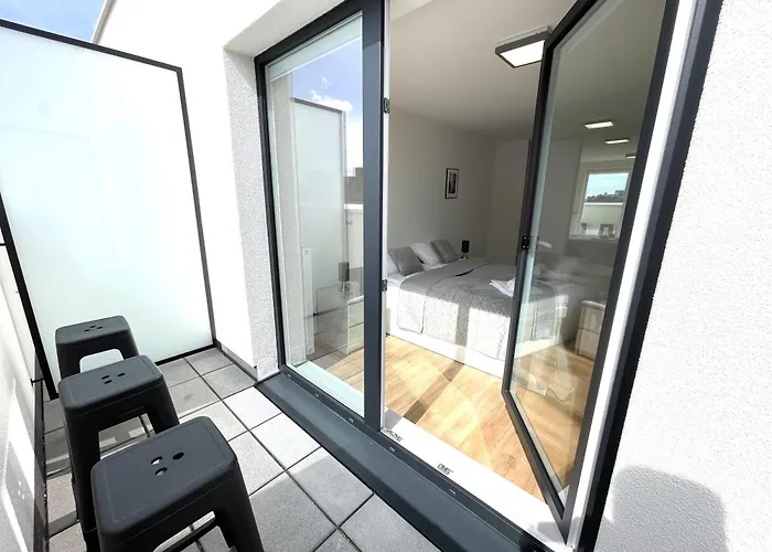 By The River - Center Apartman