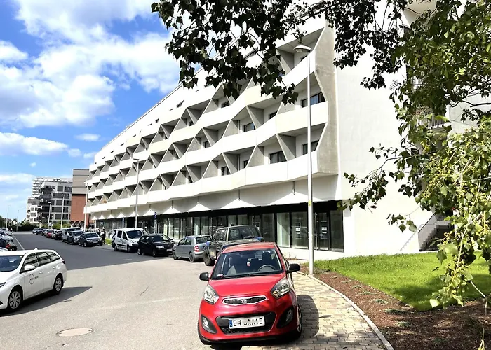 By The River - Center Apartman