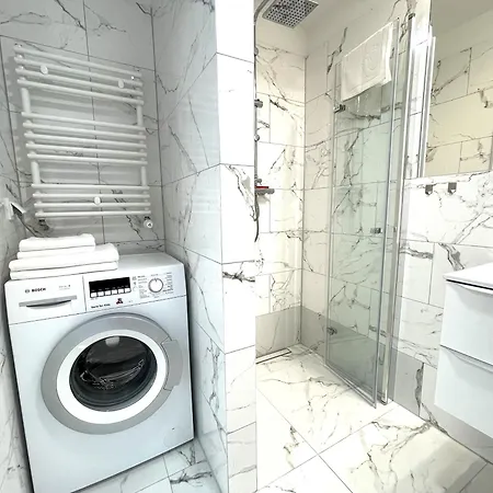 Lejlighed By The River - Center *